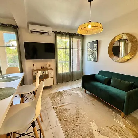 F2 Tour Mariani Entree De Apartment *